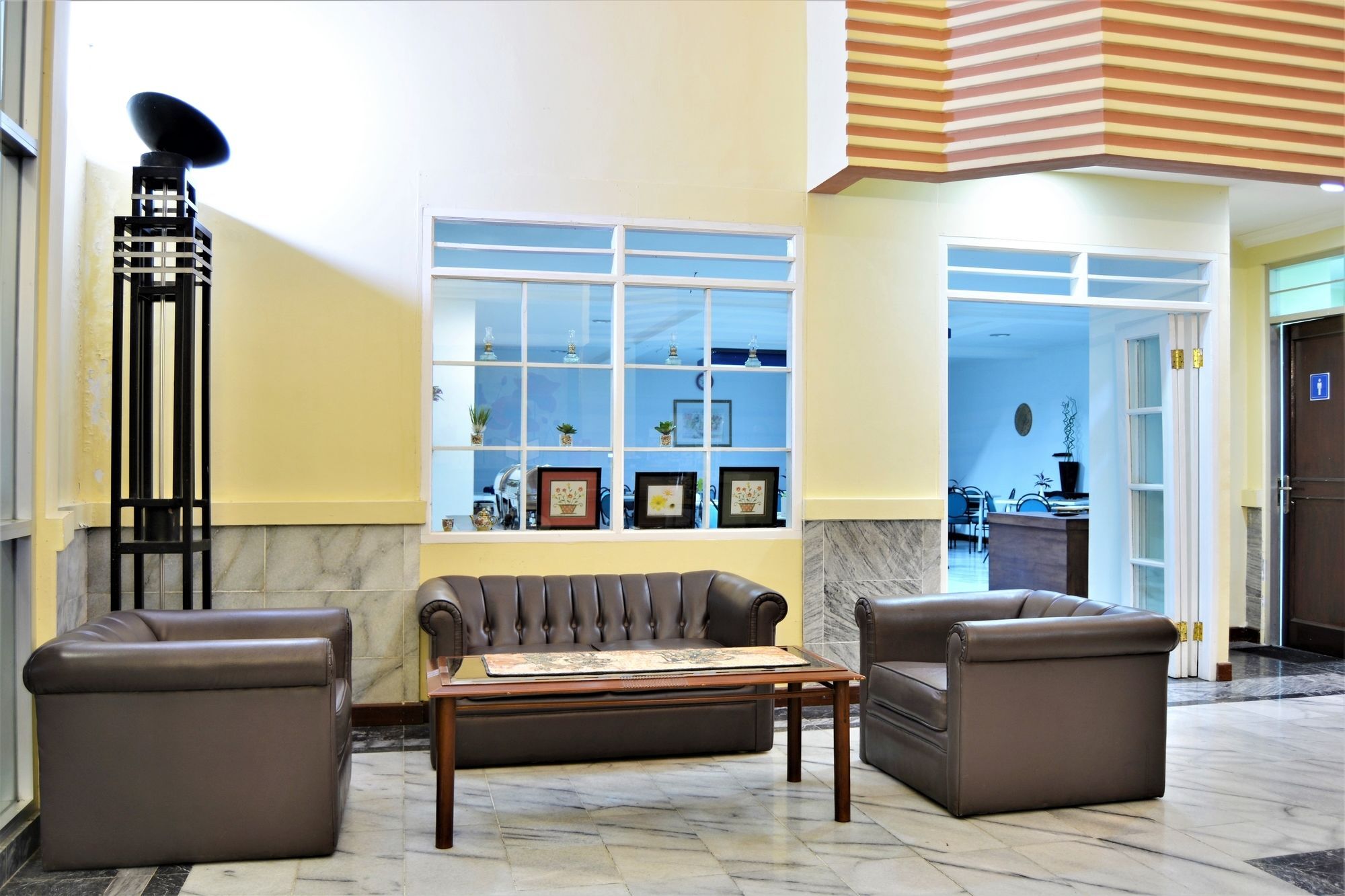 Zen Rooms Basic Cipanas Km.78 外观 照片